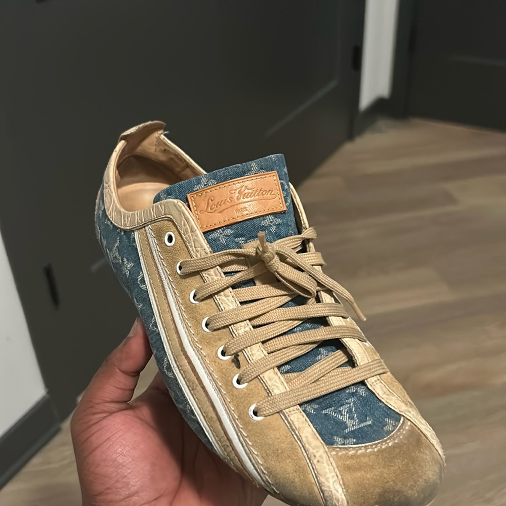 Vintage Louis V sneakers size 39 and a half! Authentic